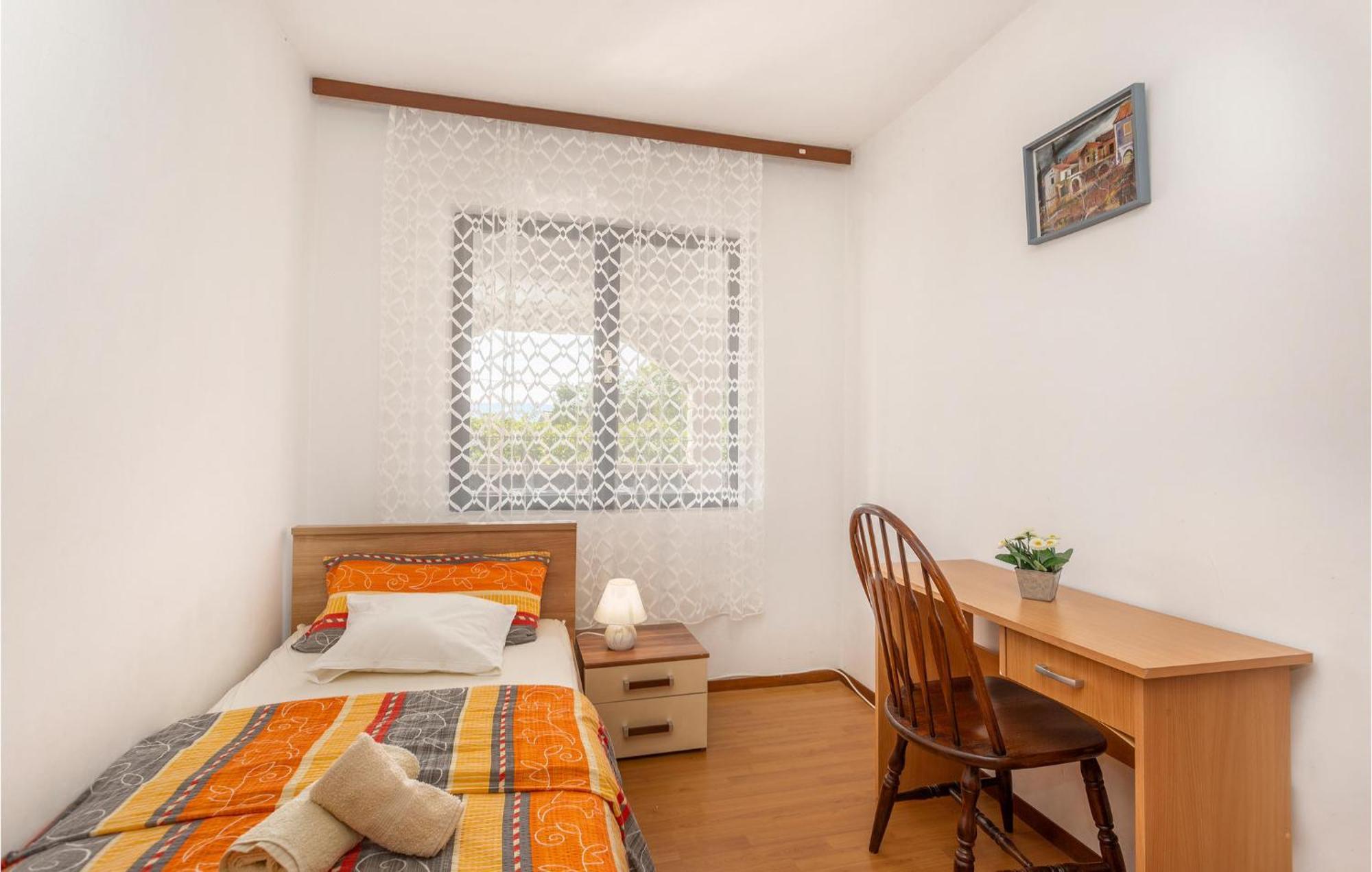 Nice apartment in Pinezici with 3 Bedrooms&WiFi Buitenkant foto