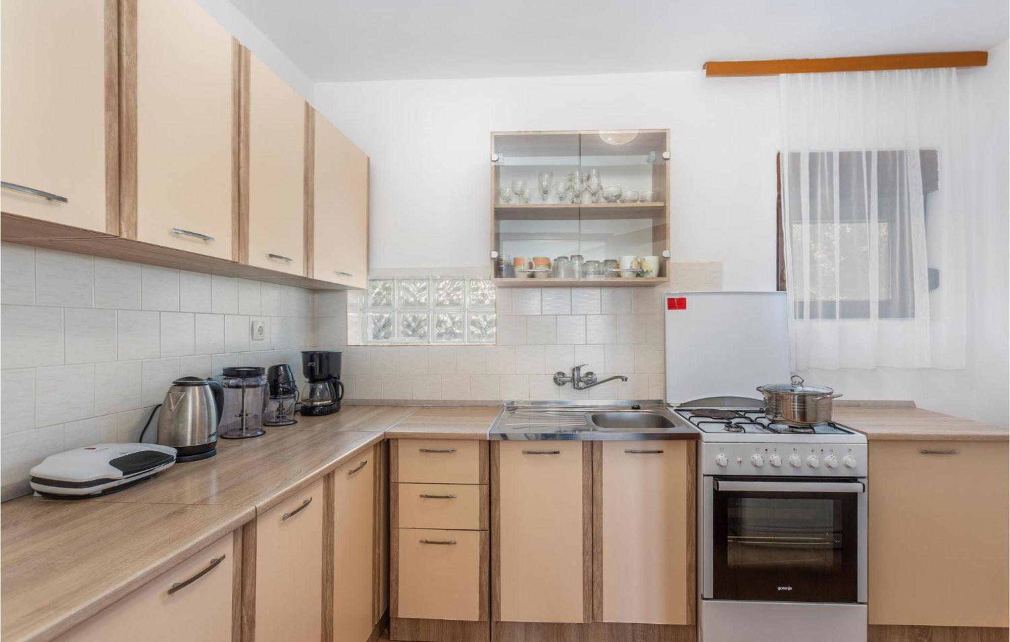 Nice apartment in Pinezici with 3 Bedrooms&WiFi Buitenkant foto