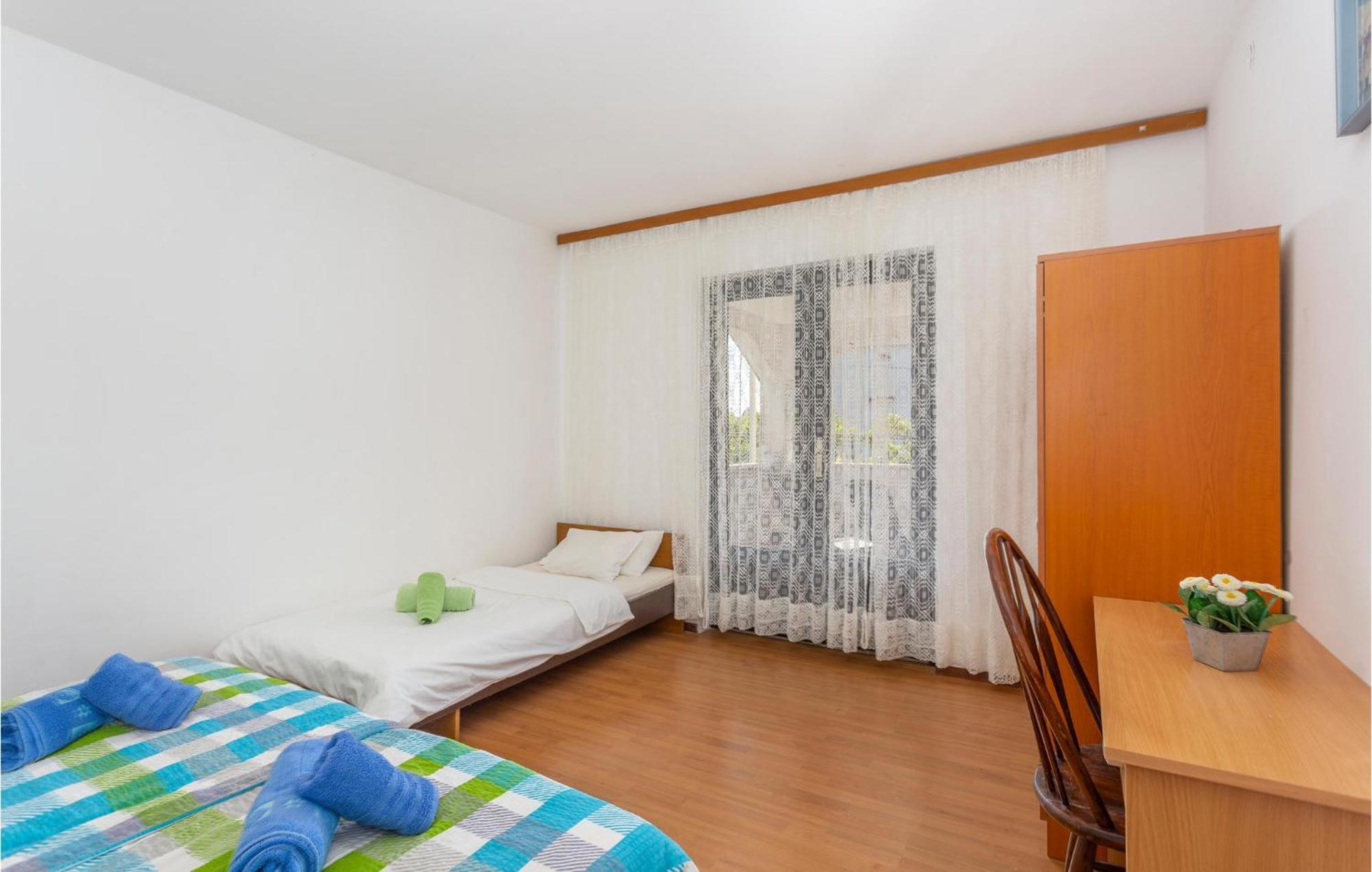 Nice apartment in Pinezici with 3 Bedrooms&WiFi Buitenkant foto