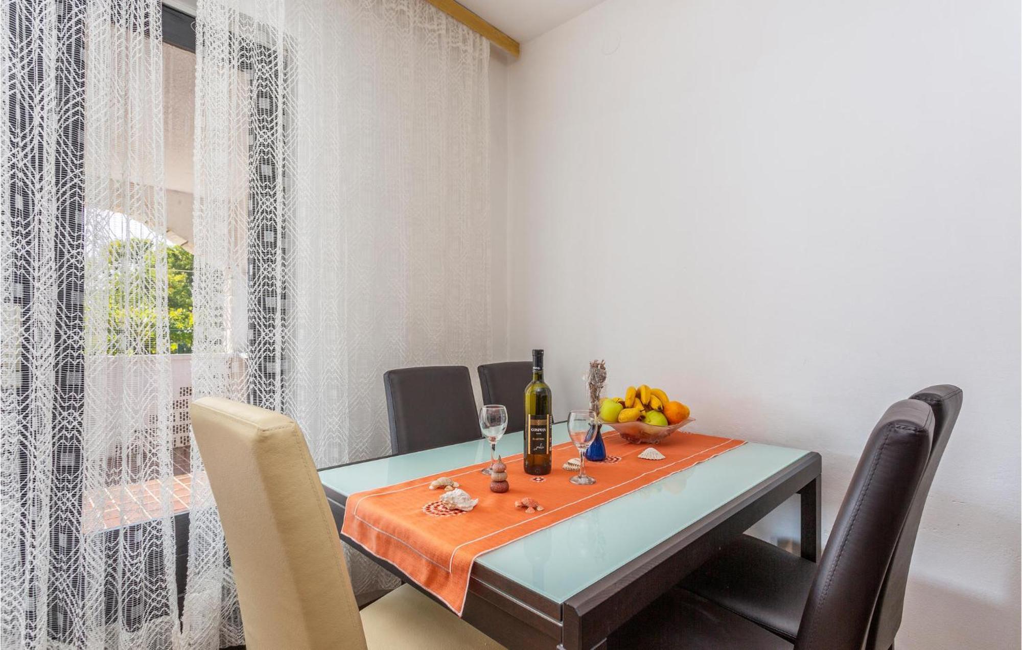 Nice apartment in Pinezici with 3 Bedrooms&WiFi Buitenkant foto