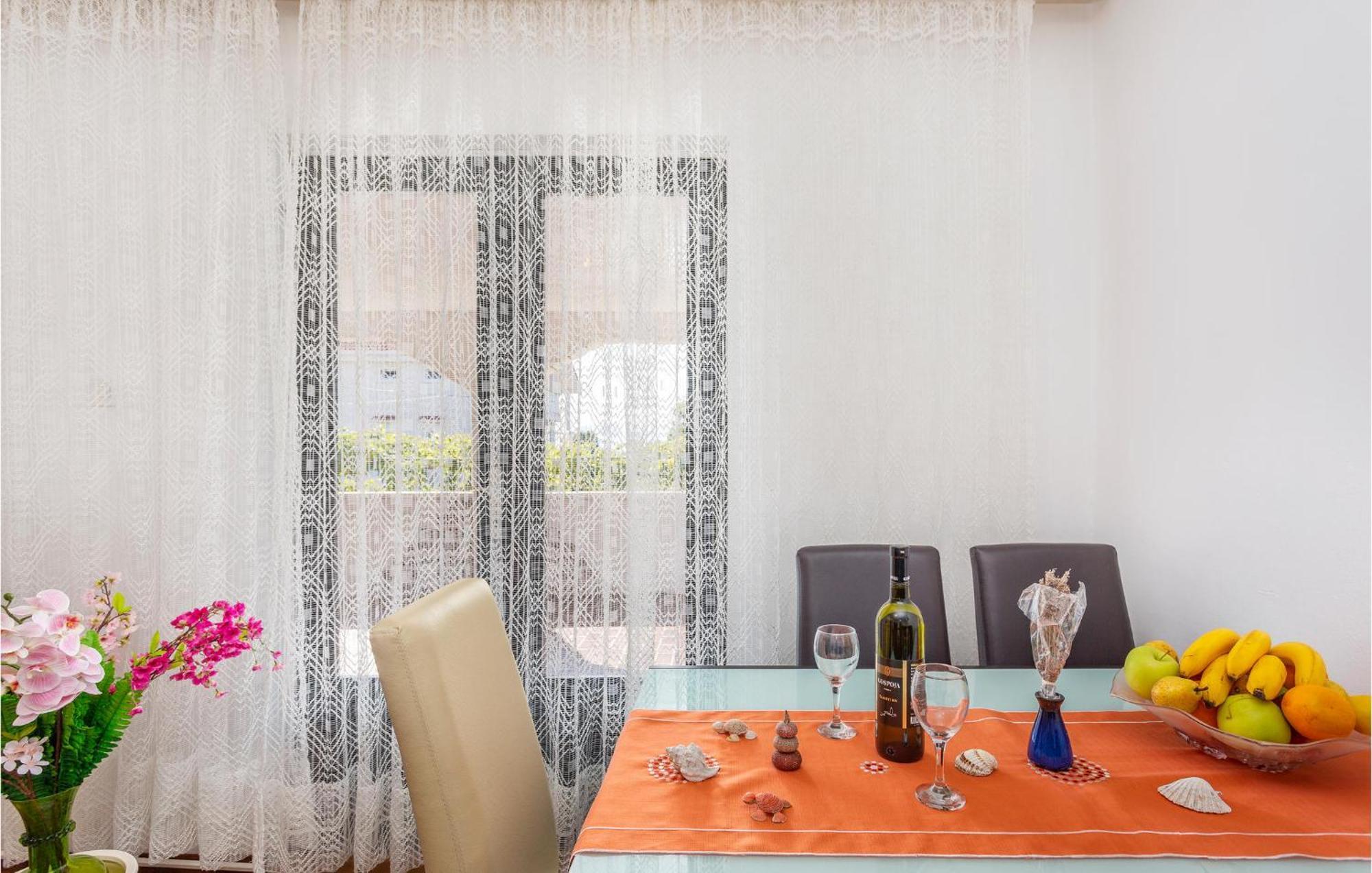 Nice apartment in Pinezici with 3 Bedrooms&WiFi Buitenkant foto
