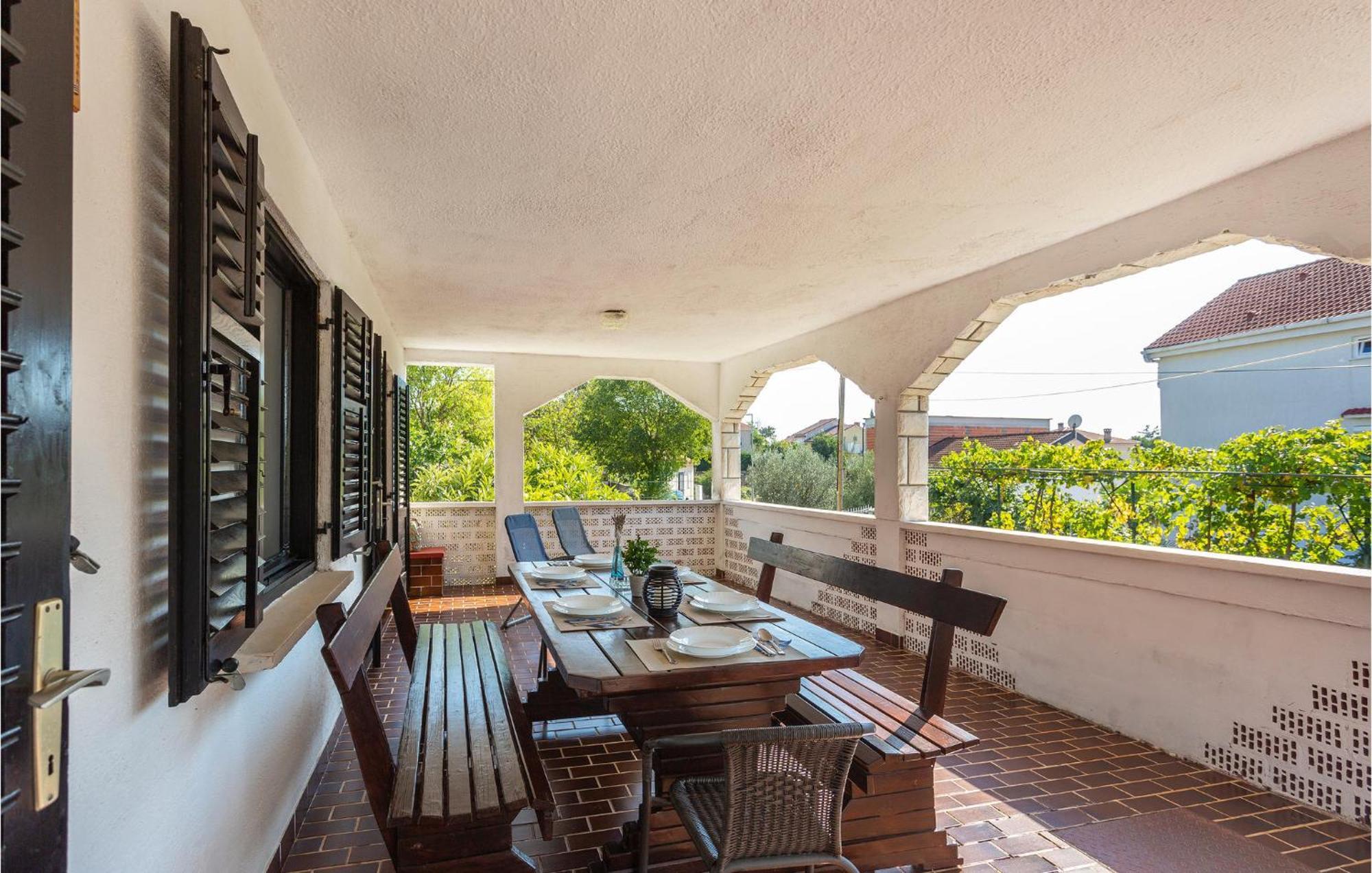 Nice apartment in Pinezici with 3 Bedrooms&WiFi Buitenkant foto